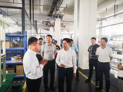 省經信廳與市經開區領導調研中航宇飛四川工廠，助力企業市場拓展與發展